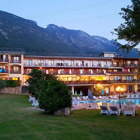 Готель Park Val Di Monte ***s Мальчезіне