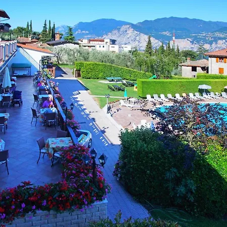 Park Val Di Monte ***s Мальчезіне
