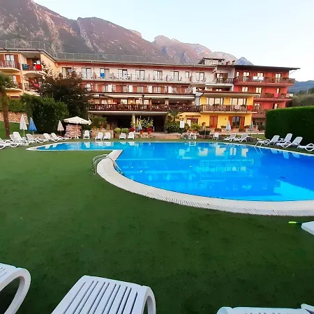 Готель Park Val Di Monte ***s Мальчезіне