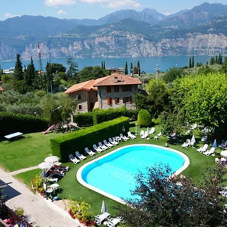 Готель Park Val Di Monte ***s Мальчезіне
