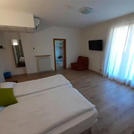 Park Val Di Monte ***s Мальчезіне