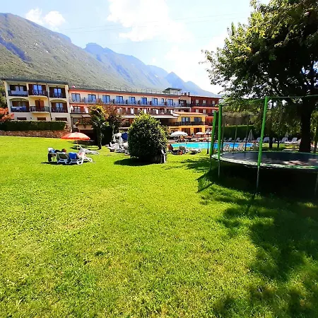 Park Val Di Monte ***s Готель